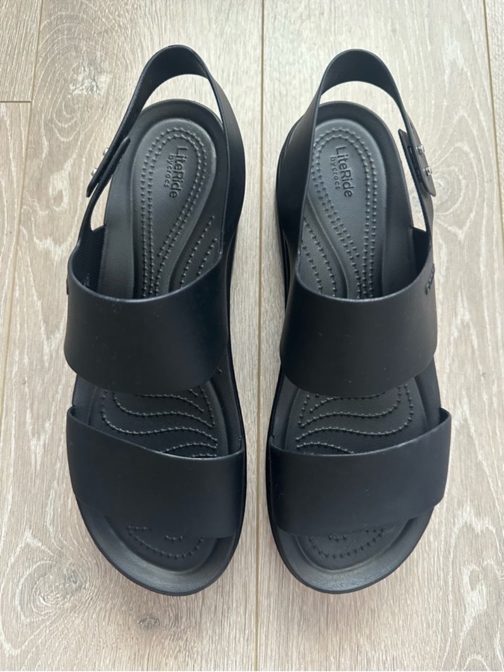 Crocs Shoes Women’s Brooklyn Low Wedge Sandal Slingback Wedge Black Sz 11 - Picture 4 of 9